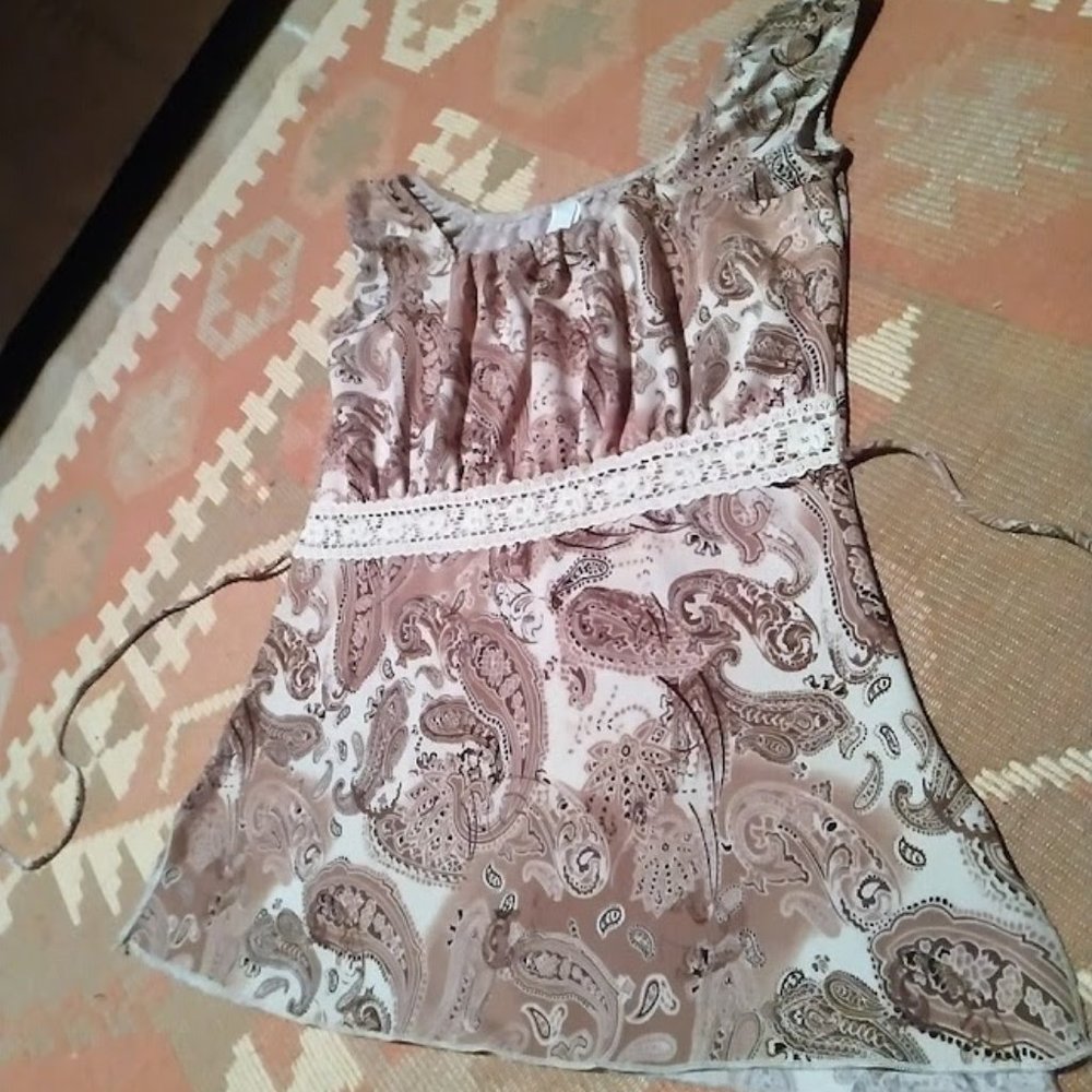 Kiwi Tie-Back Top with Lace Detailing